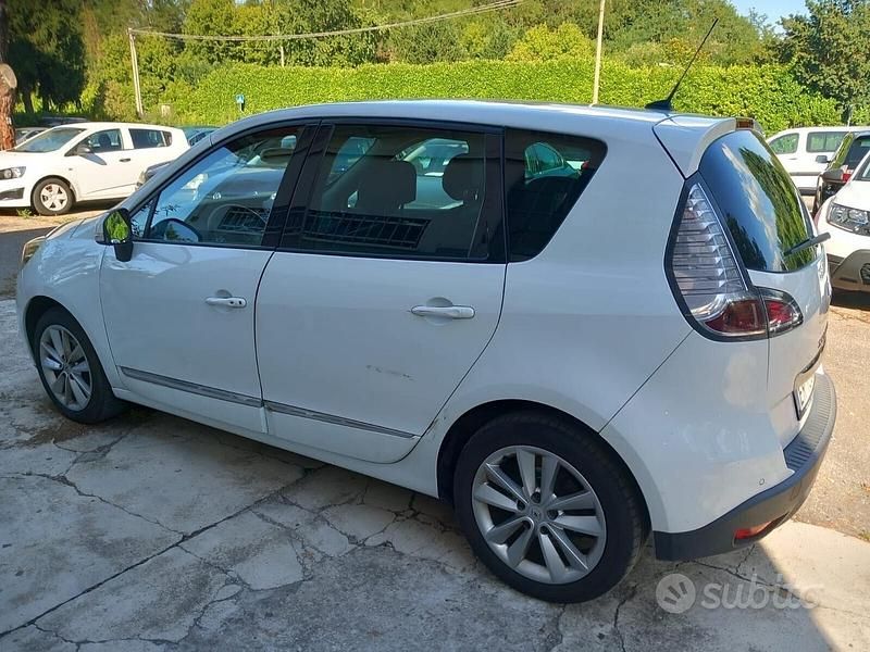 Usata Renault Scénic III Bose Edition 110 CV (80 kW) 2012 Bianco Monovolume