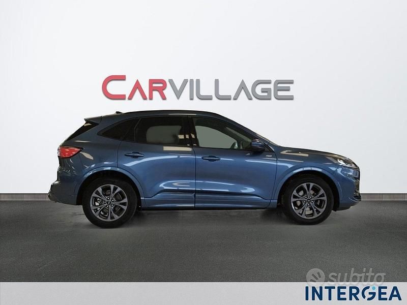 Usata Ford Kuga ST-Line X 120 CV (88 kW) 2023 Blu SUV