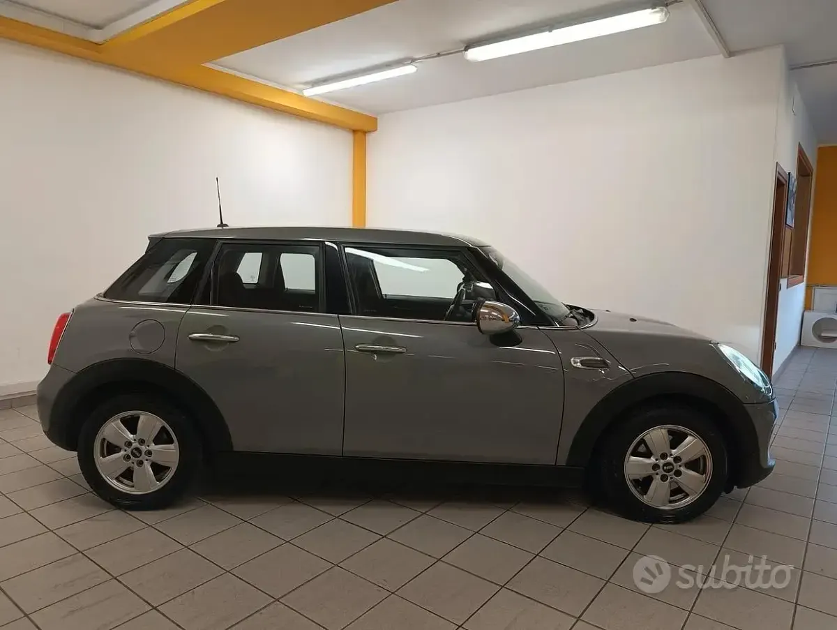 Usata Mini ONE 102 CV (75 kW) 2015 Grigio Utilitaria