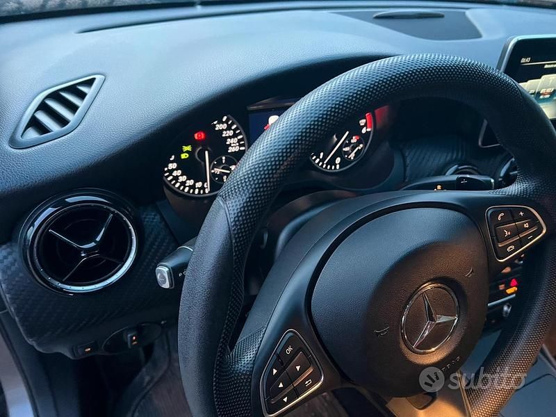 Usata Mercedes GLA180 2016 Grigio SUV