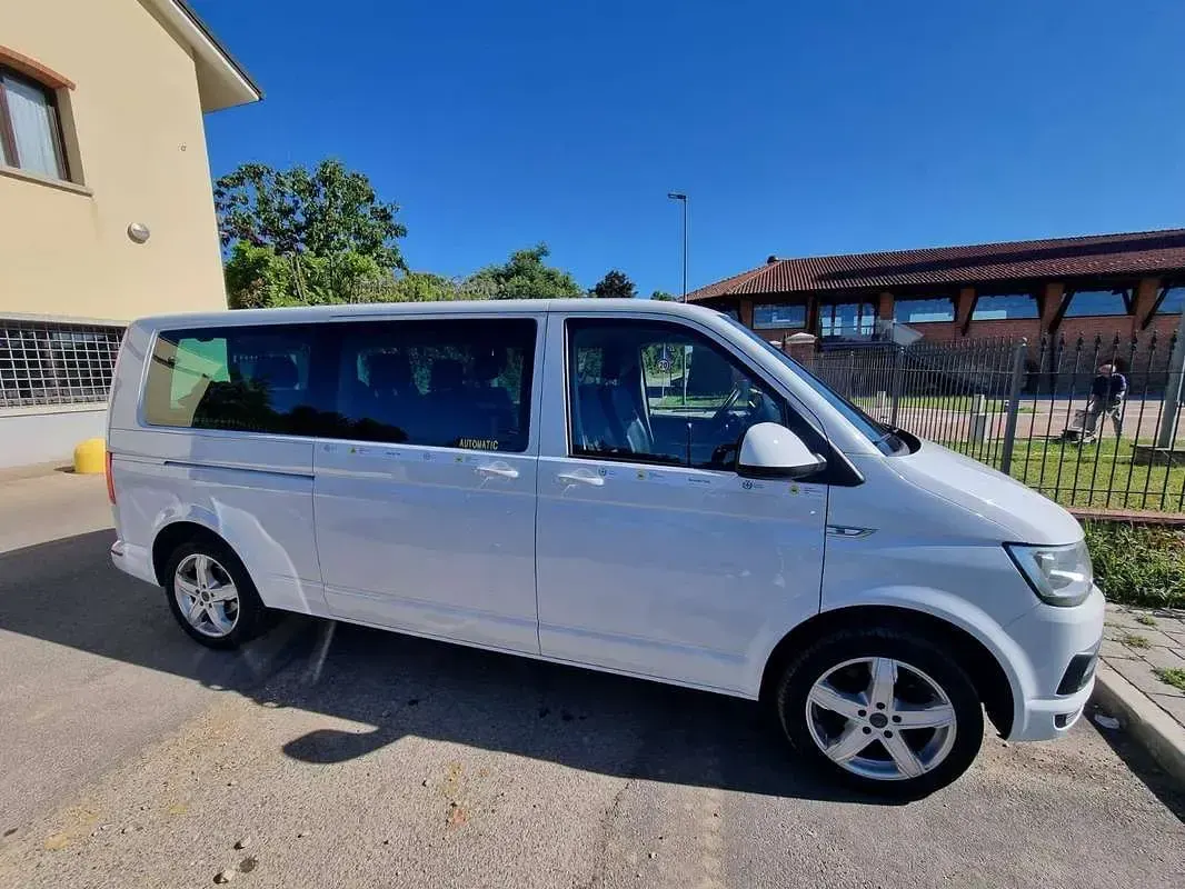 Usata VW Caravelle 150 CV (110 kW) 2017 Bianco Furgone