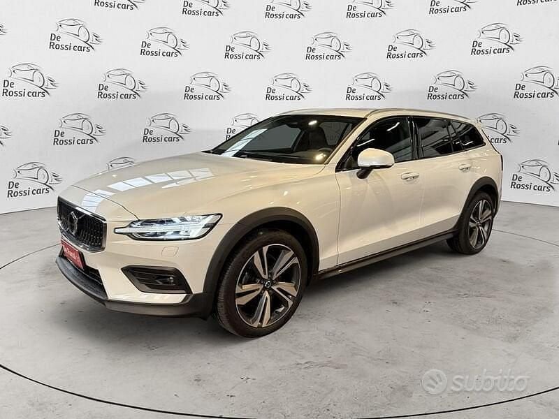 Bianco Usata 2023 Volvo V60 CC Ultimate Station wagon | 41.500 € (Buon prezzo) - Immagine 1/4