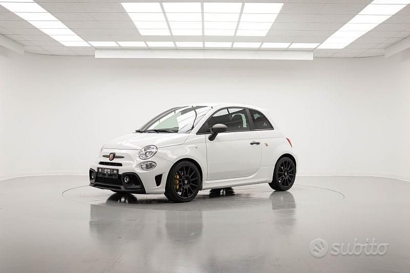Bianco Usata 2023 Abarth 695 Due volumi | 25.190 € (Ottimo prezzo) - Immagine 1/4