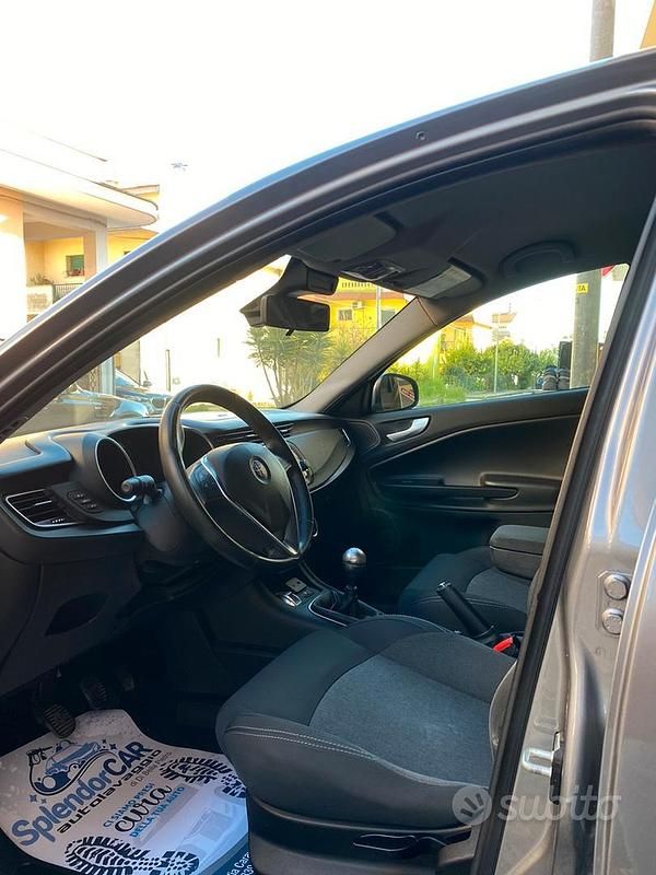 Usata Alfa Romeo Giulietta 120 CV (88 kW) 2016 Grigio Utilitaria
