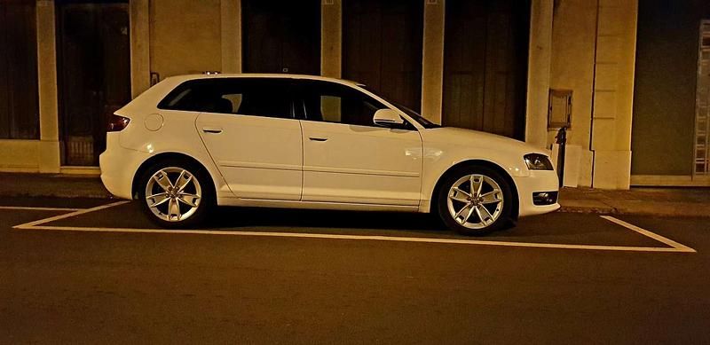 Usata Audi A3 Ambition 105 CV (77 kW) 2009 Bianco Utilitaria