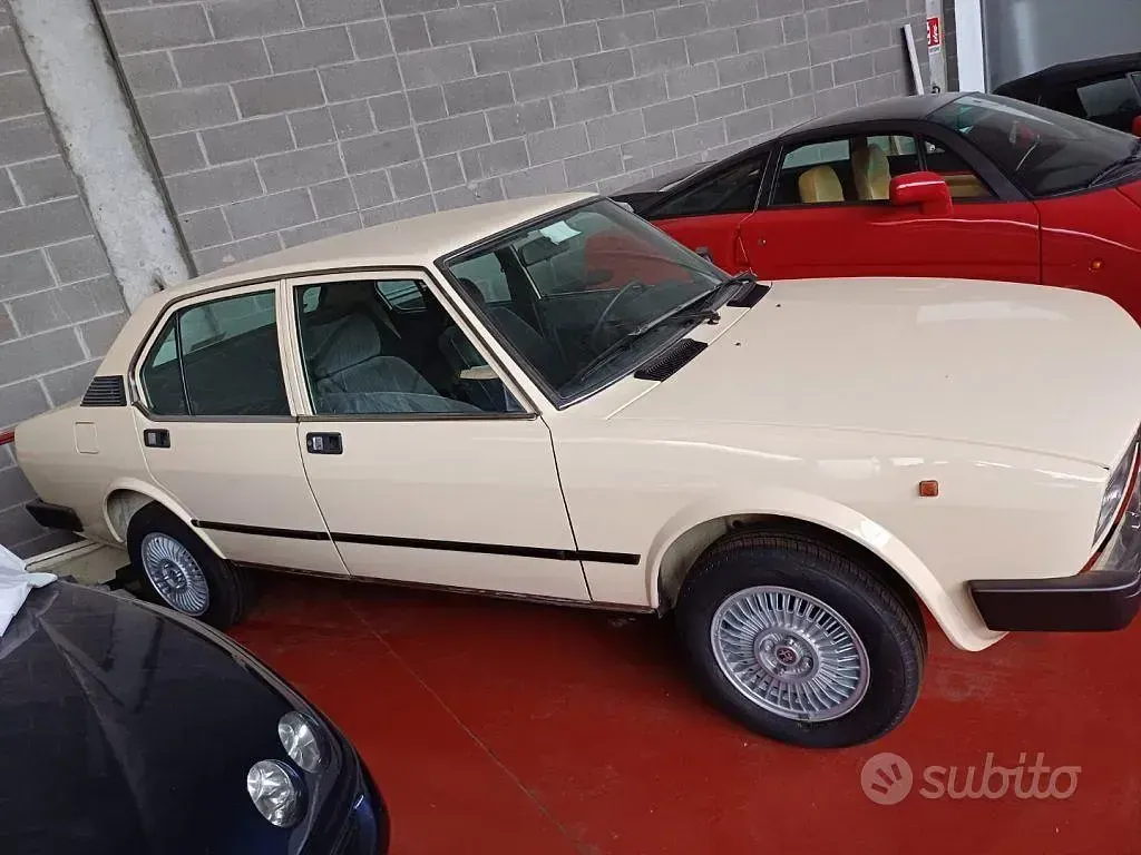 Usata Alfa Romeo Alfetta 131 CV (96 kW) 1980 Beige Berlina