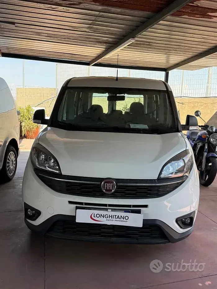 Usata Fiat Doblò Easy 105 CV (77 kW) 2020 Bianco Monovolume