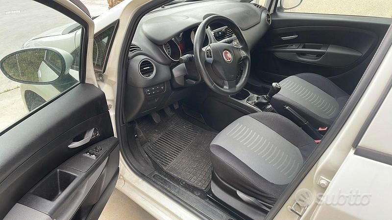 Usata Fiat Punto Evo 75 CV (55 kW) 2011 Bianco Utilitaria