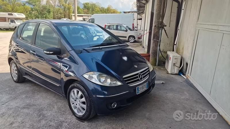 Usata Mercedes A180 Elegance 109 CV (80 kW) 2005 Blu Berlina