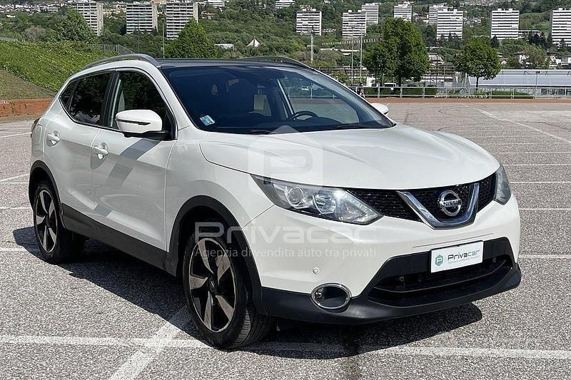 Usata Nissan Qashqai Acenta 131 CV (96 kW) 2016 Bianco SUV