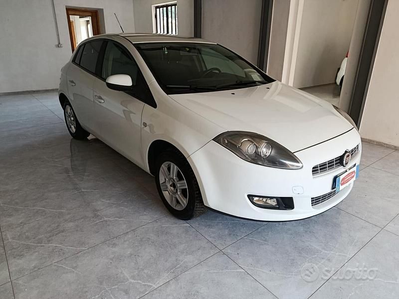 Usata Fiat Bravo Dynamic 120 CV (88 kW) 2010 Bianco Utilitaria