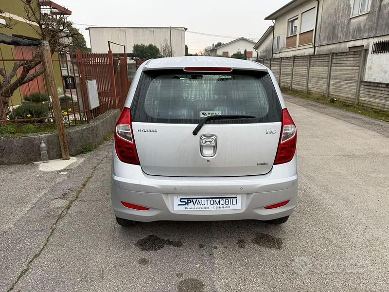 Usata Hyundai i10 Comfort 87 CV (63 kW) 2015 Grigio Utilitaria