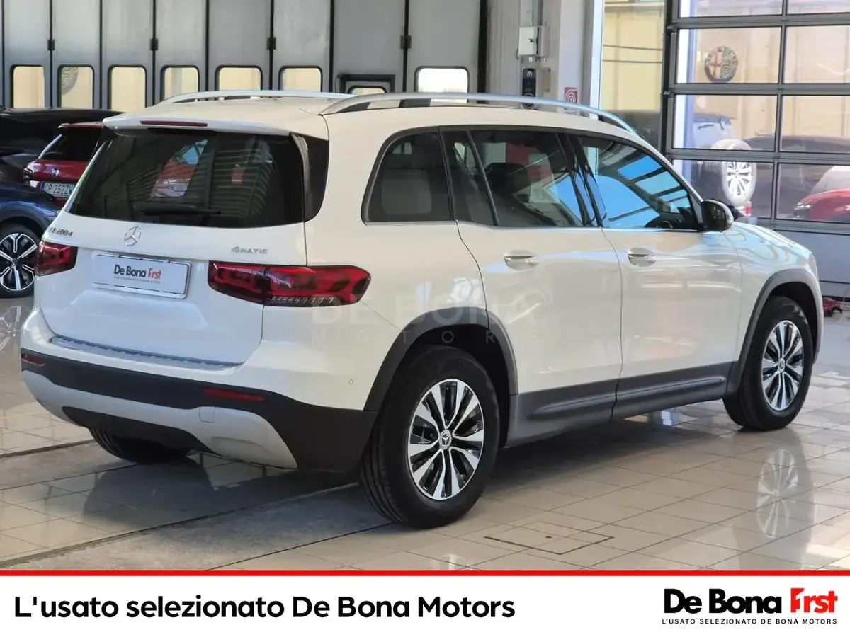 Usata Mercedes GLB200 Business 149 CV (109 kW) 2022 Bianco SUV