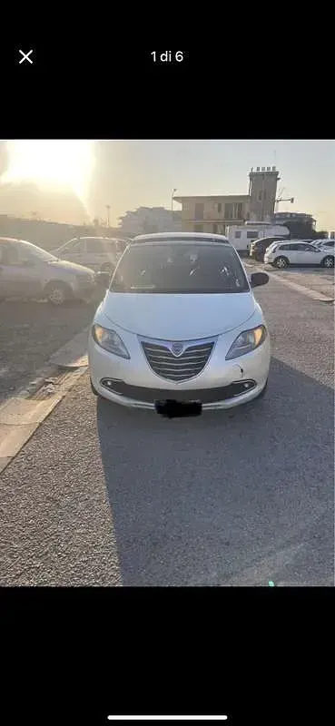 Usata Lancia Ypsilon Platinum 69 CV (50 kW) 2012 Utilitaria