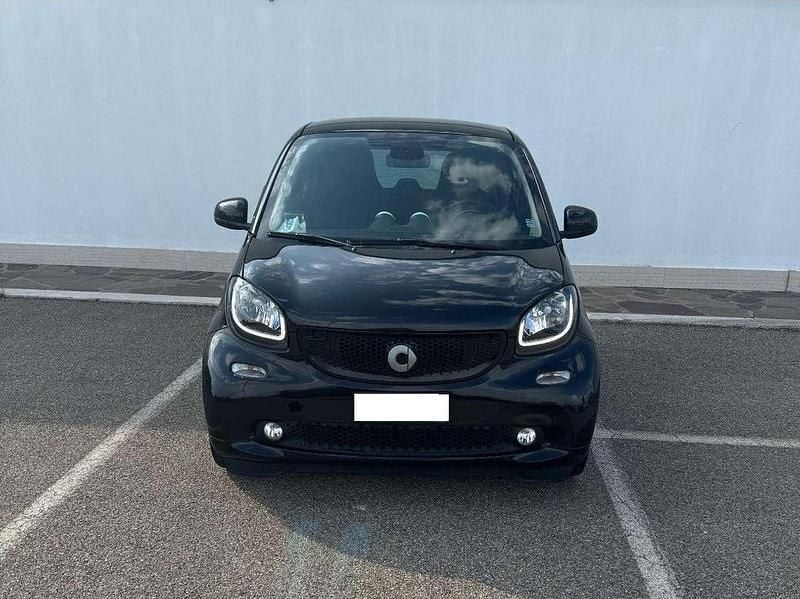 Nero Usata 2015 Smart ForTwo Coupé Due volumi | 8900 € (Cara) - Immagine 1/4