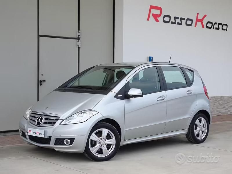 Usata Mercedes A180 Avantgarde 109 CV (80 kW) 2012 Grigio Berlina