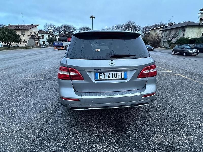 Käytetty Mercedes ML250 Premium 204 HP (150 kW) 2014 Harmaa Katumaasturi