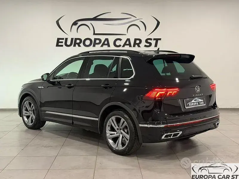 Usata VW Tiguan R-line 150 CV (110 kW) 2023 Nero SUV