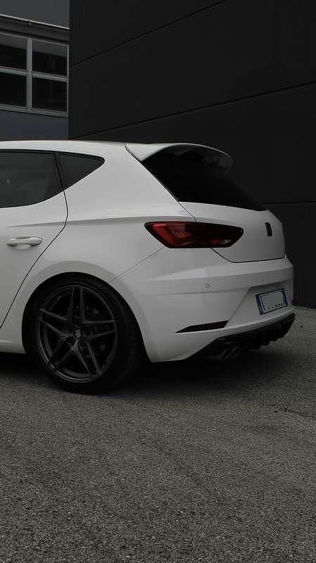 Usado Seat Leon XCELLENCE 131 CV (96 kW) 2019 Berlina