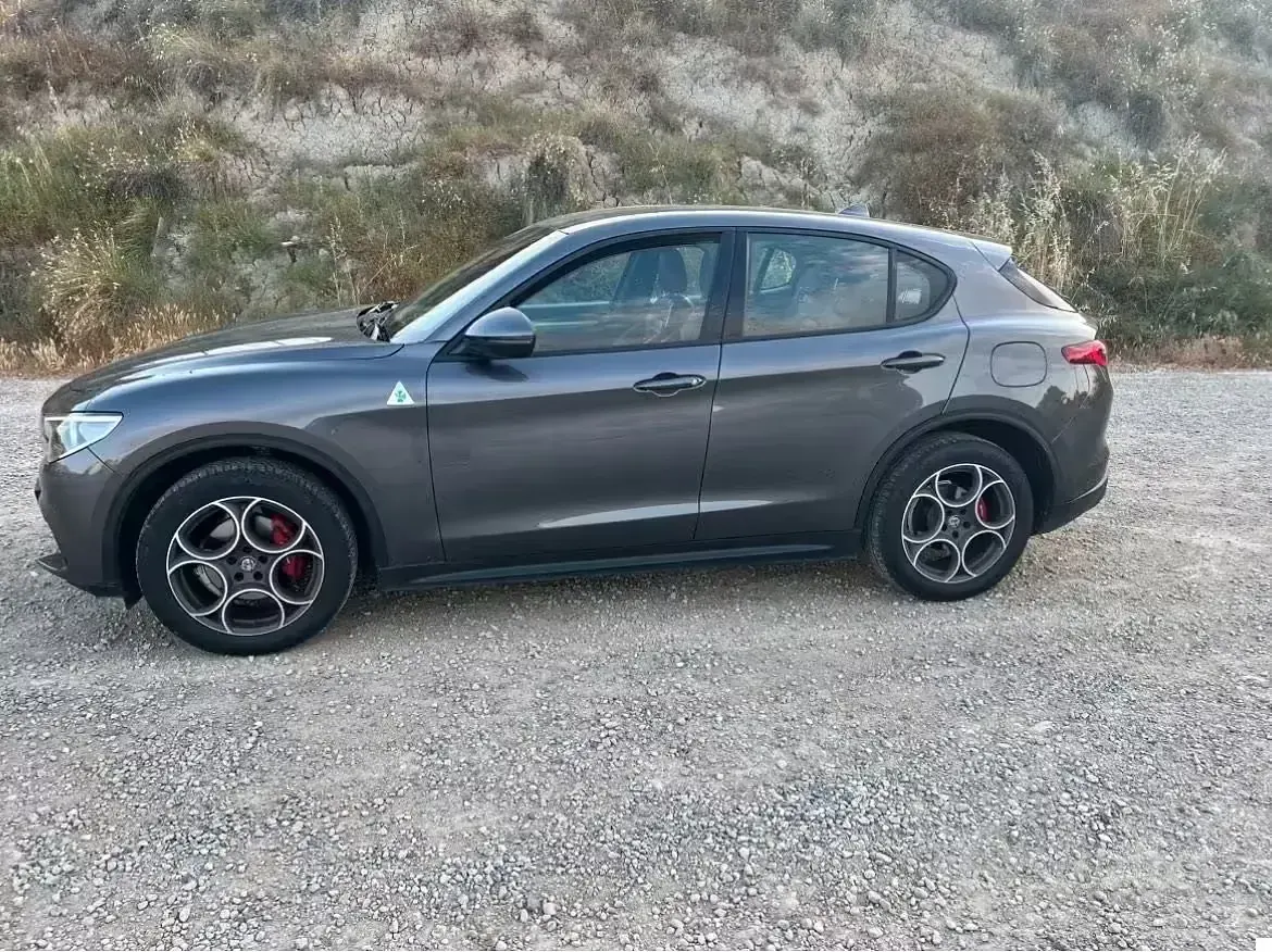 Usata Alfa Romeo Stelvio 210 CV (154 kW) 2017 Grigio SUV