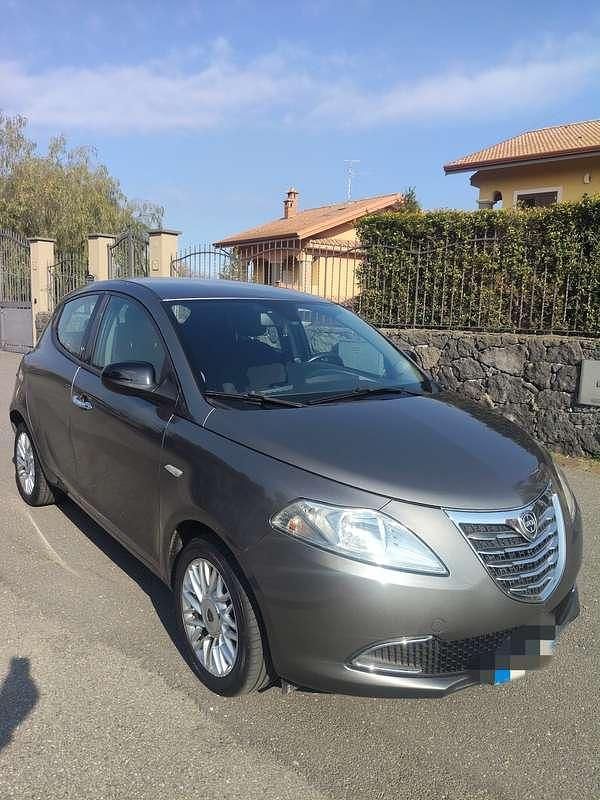Usata Lancia Ypsilon Silver 69 CV (50 kW) 2014 Utilitaria