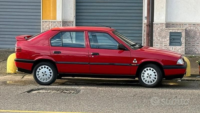 Usata Alfa Romeo 33 105 CV (77 kW) 1990 Rosso Berlina
