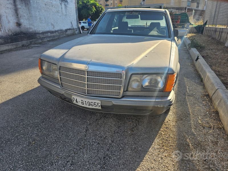 Usata Mercedes 280 SE 156 CV (114 kW) 1984 Grigio Berlina