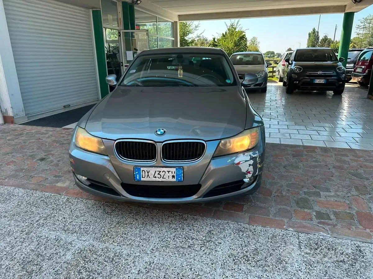Usata BMW 318 143 CV (105 kW) 2009 Grigio Station wagon