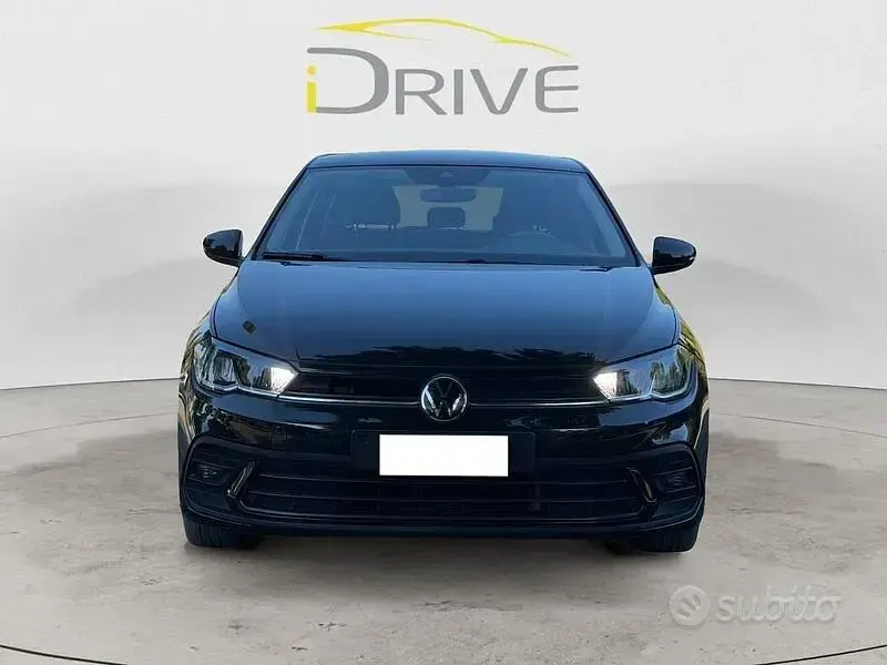 Usata VW Polo Life 95 CV (69 kW) 2023 Nero Utilitaria