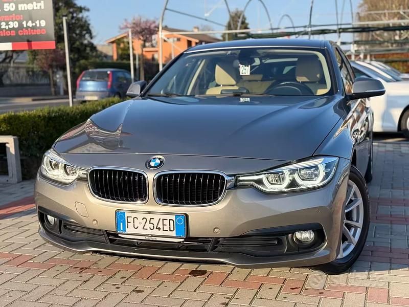 Usata BMW 318 Sport Line 150 CV (110 kW) 2016 Giallo Berlina