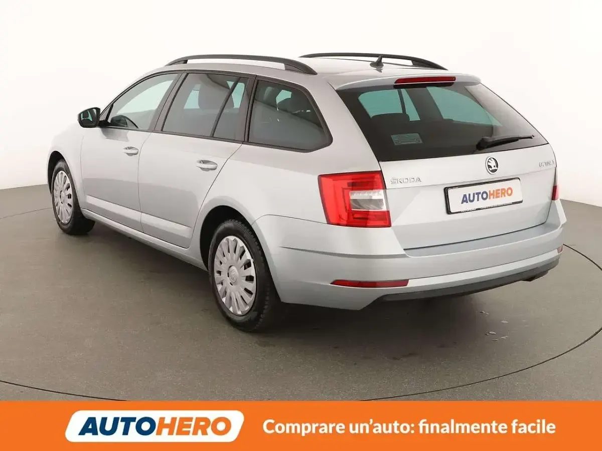 Usata Skoda Octavia Style 150 CV (110 kW) 2019 Argento Station wagon