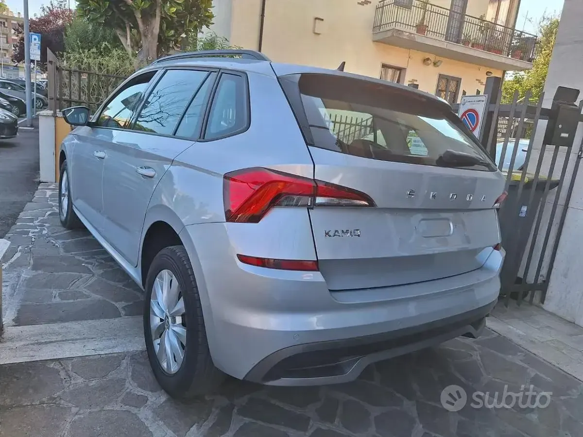 Usata Skoda Kamiq Ambition 110 CV (80 kW) 2022 Nero SUV
