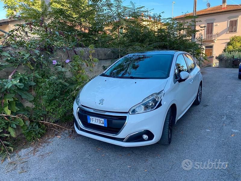 Usata Peugeot 208 82 CV (60 kW) 2016 Bianco Utilitaria