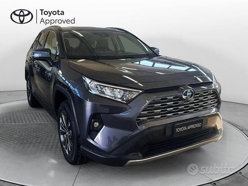 Usata Toyota RAV4 Hybrid 218 CV (160 kW) 2022 Grigio SUV