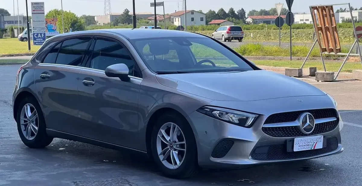 Usata Mercedes A200 Business 150 CV (110 kW) 2020 Grigio Berlina