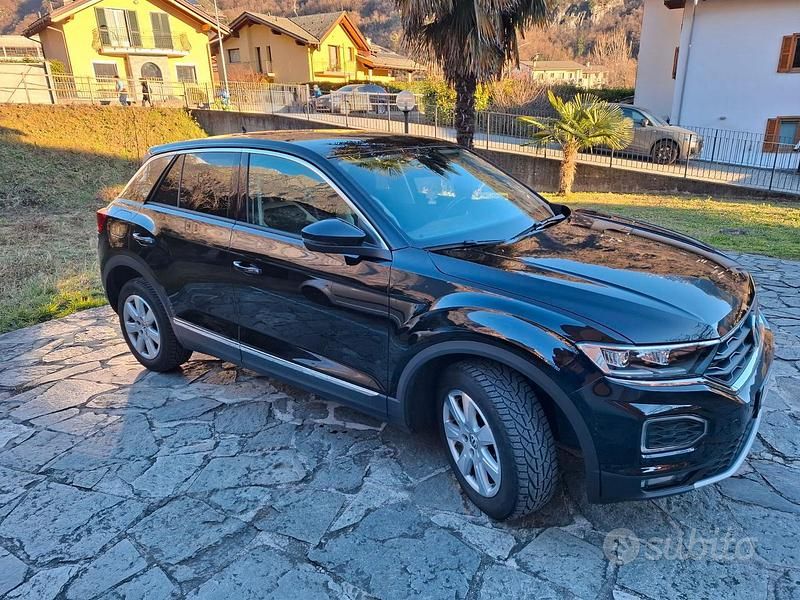 Usata VW T-Roc Advance 150 CV (110 kW) 2018 Nero SUV