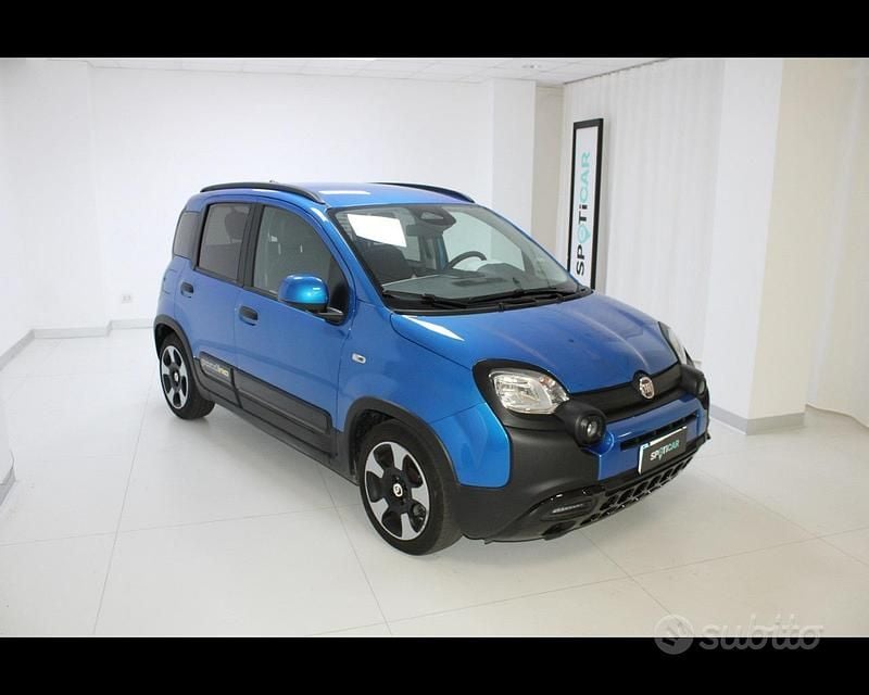 Usata Fiat Panda Cross Cross 69 CV (50 kW) 2025 Blu Utilitaria
