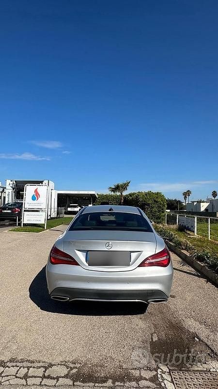 Usata Mercedes CLA200 Business 136 CV (100 kW) 2018 Grigio Berlina