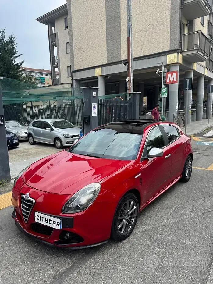 Usata Alfa Romeo Giulietta 170 CV (125 kW) 2011 Rosso Utilitaria