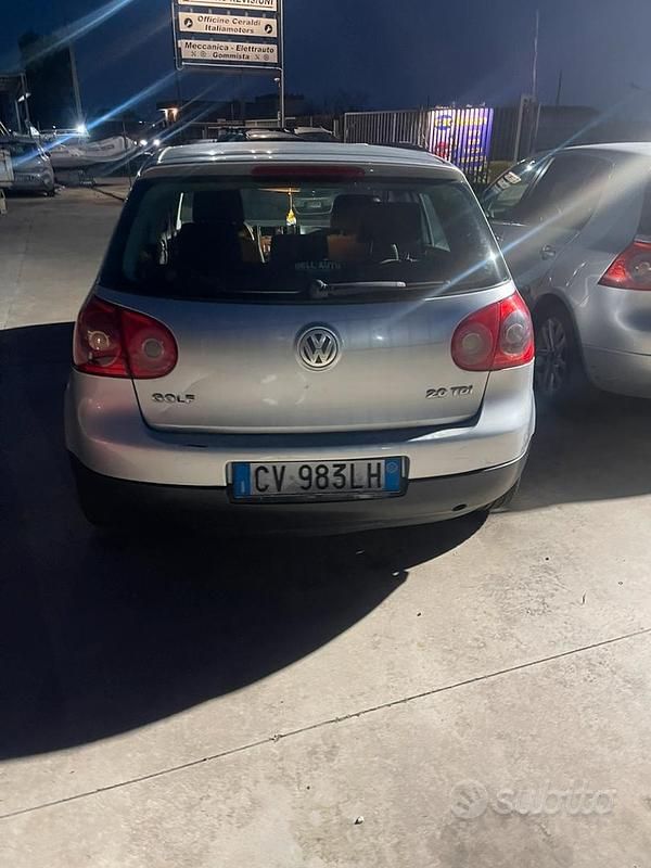 Usata VW Golf IV 140 CV (102 kW) 2005 Grigio Berlina