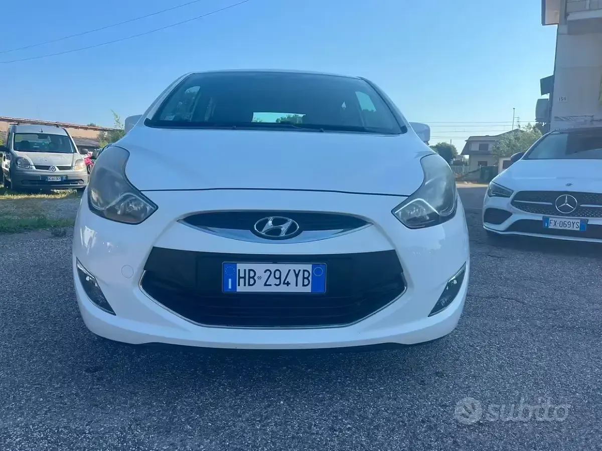 Usata Hyundai ix20 Comfort 88 CV (64 kW) 2013 Bianco Utilitaria