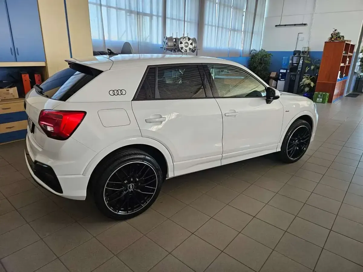 Usata Audi Q2 S-Line 110 CV (80 kW) 2021 Bianco SUV
