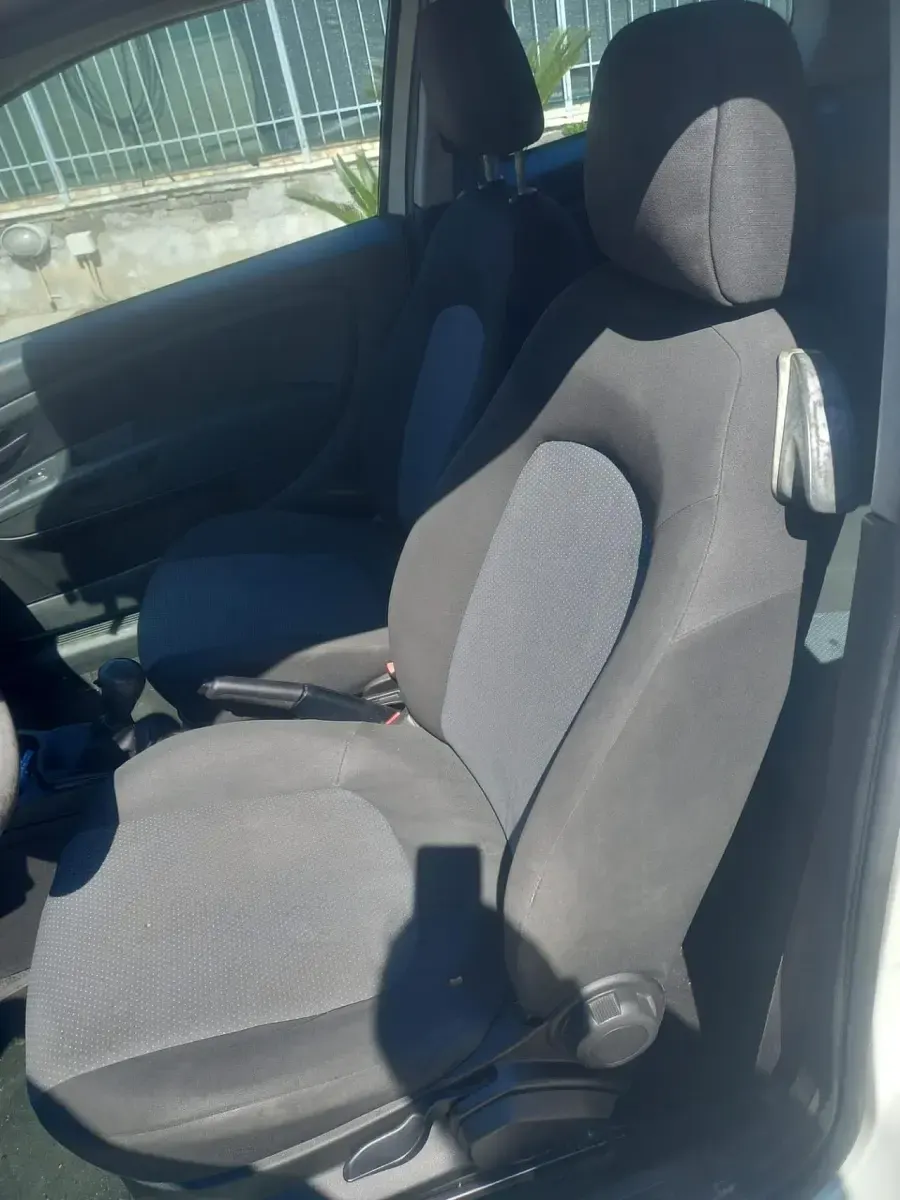 Usado Fiat Grande Punto 75 HP (55 kW) 2010 Branco Citadino