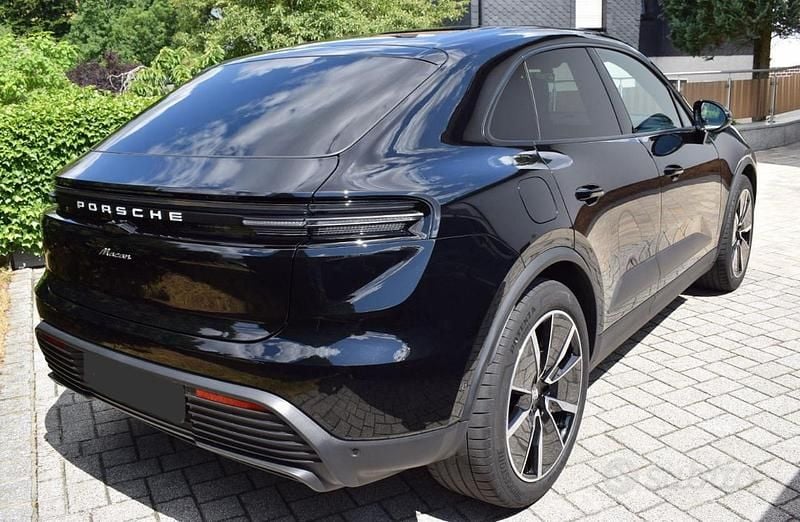 Usata Porsche Macan Electric 264 kW (360 CV) 2025 Nero SUV
