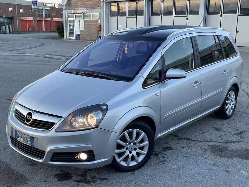 Usata Opel Zafira Cosmo 120 CV (88 kW) 2007 Monovolume
