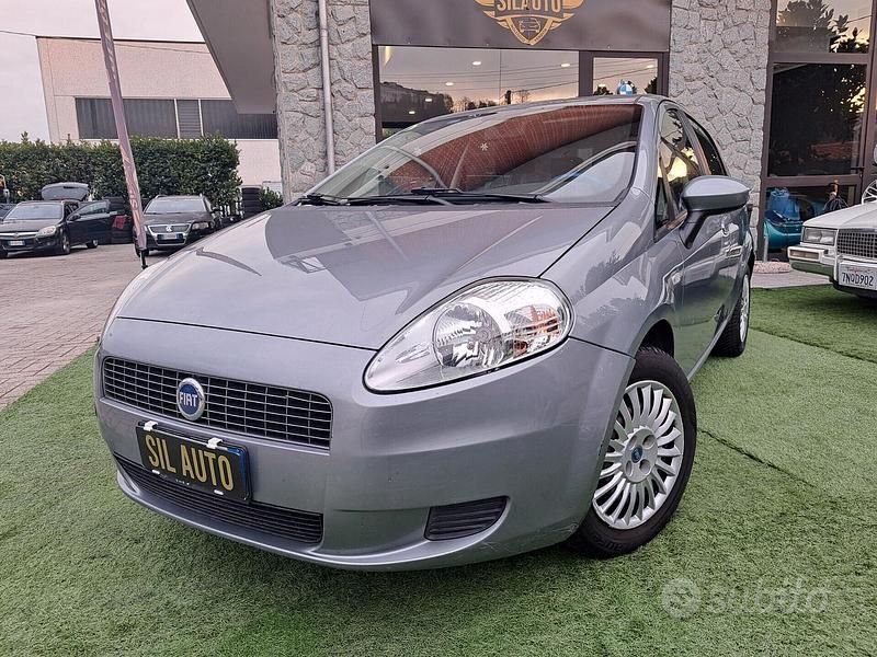 Usata Fiat Punto 65 CV (47 kW) 2006 Grigio Berlina