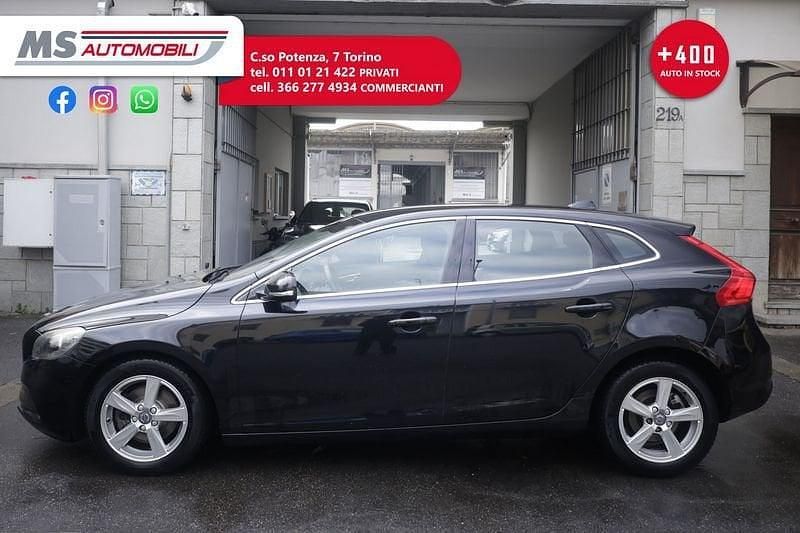 Gebraucht Volvo V40 Momentum 115 PS (84 kW) 2015 Schwarz Kleinwagen