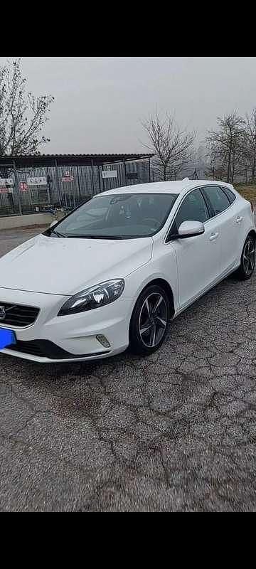 Usata Volvo V40 Kinetic 120 CV (88 kW) 2016 Berlina