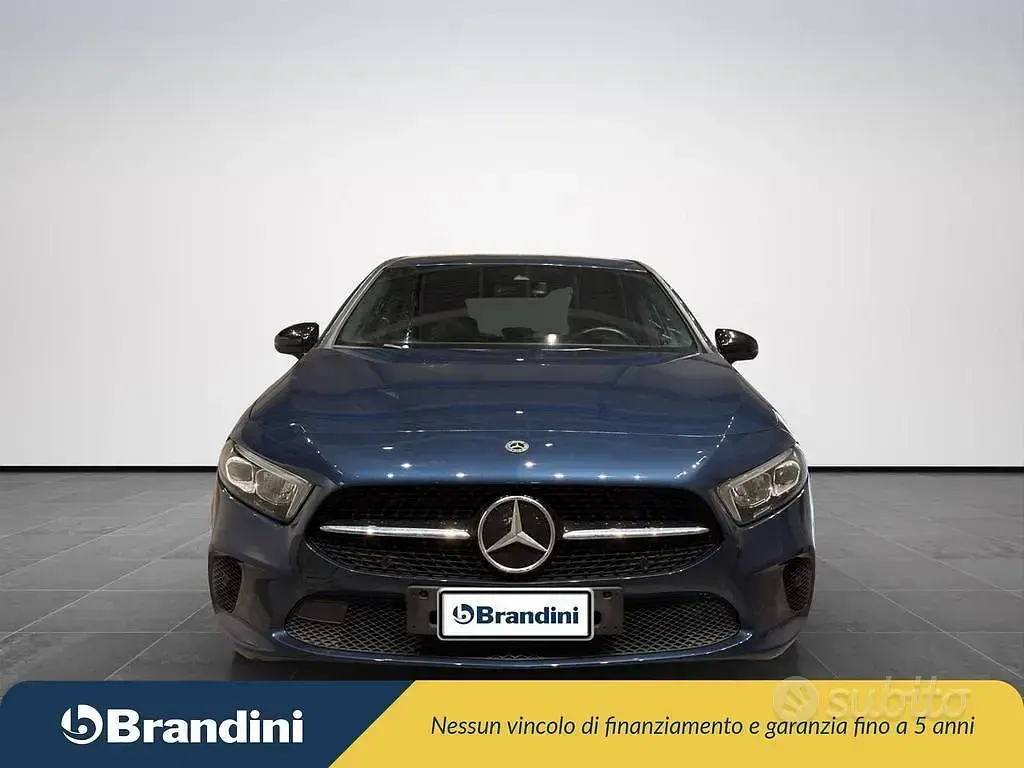 Usata Mercedes A180 Edition 116 CV (85 kW) 2021 Blu Berlina