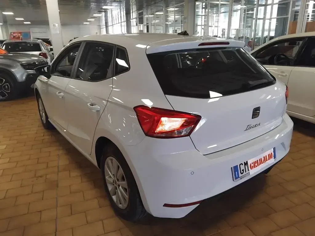 Usata Seat Ibiza Business 90 CV (66 kW) 2023 Bianco nevada / metallizzato Utilitaria